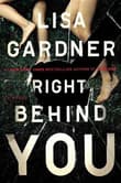Book cover of Right Behind You