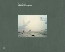 Book cover of Nadav Kander: Yangtze, The Long River